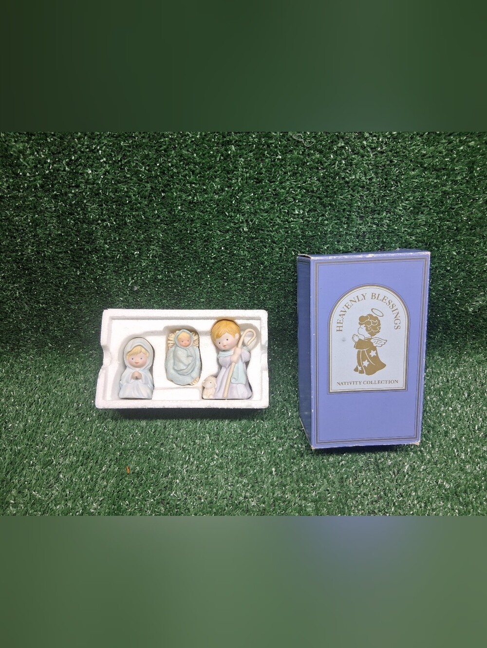 Vtg.  Avon Heavenly Blessings Nativity 3 pc christmas set